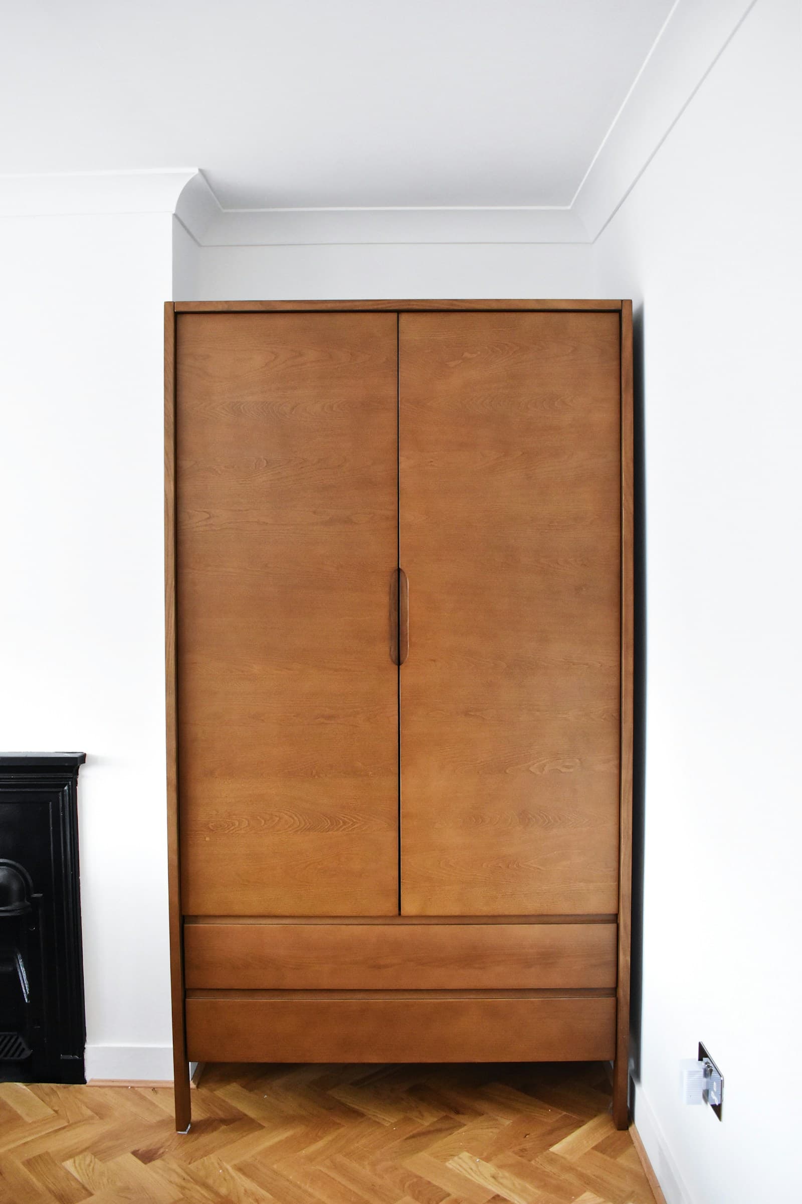 Wardrobes & Storage